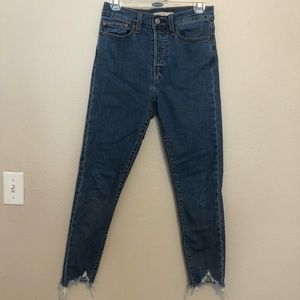 LIKE NEW - Levi’s Wedgie Skinny Jeans
